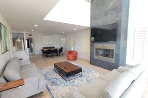 TV connectée, cheminée