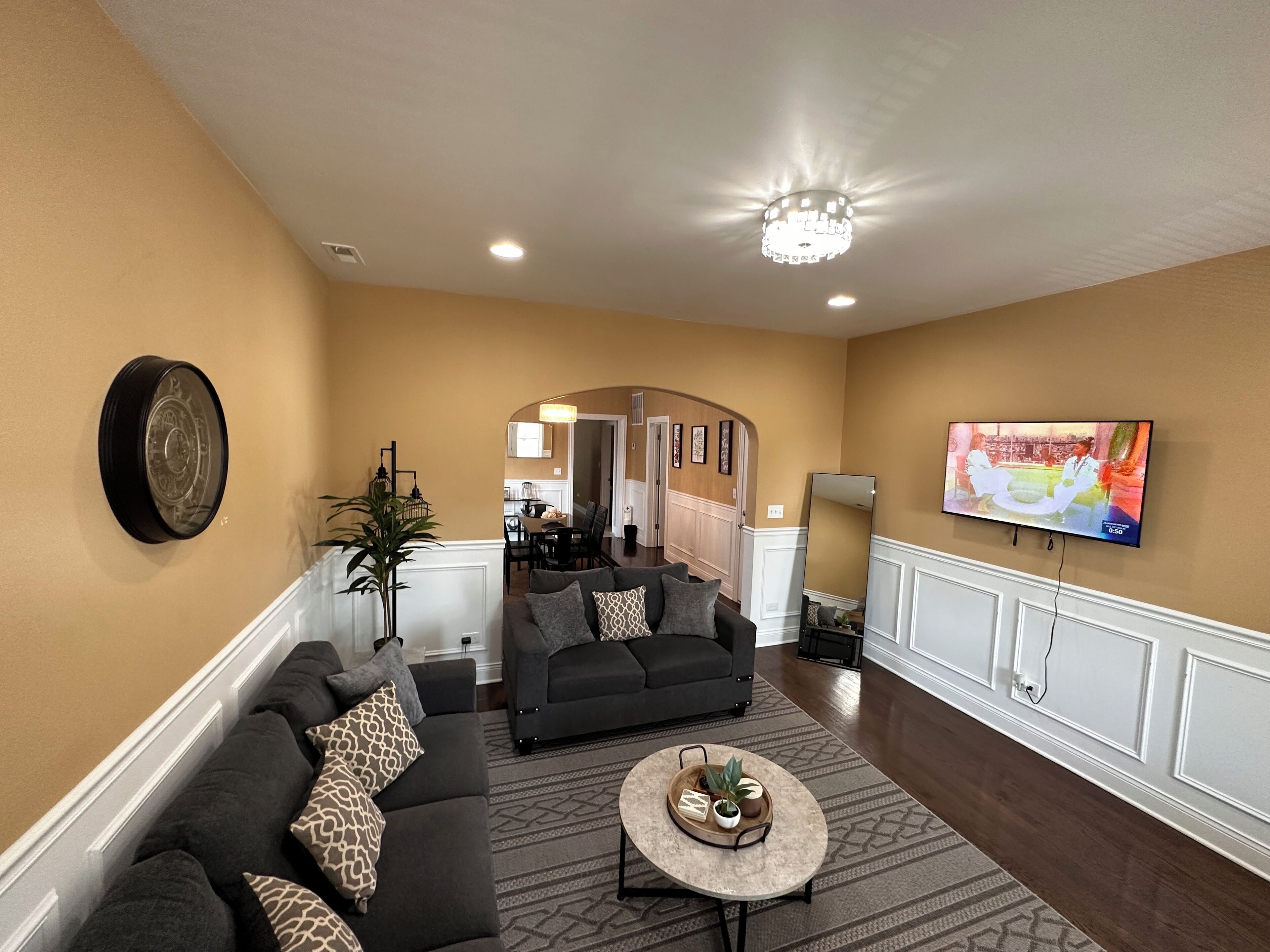 Beautiful 2nd Floor Apartment