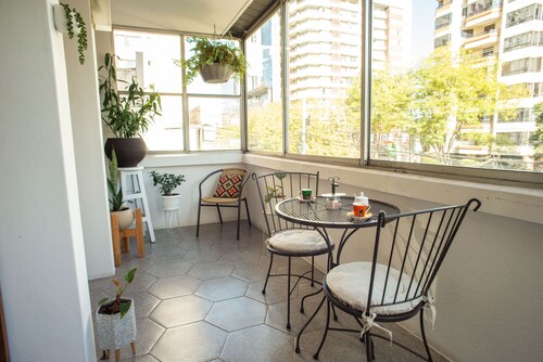 Brown Vinyl Apt - Alamos