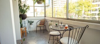 Brown Vinyl Apt - Alamos