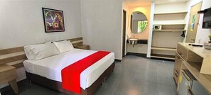 Quarto clássico, 1 cama de casal | Roupas de cama premium, frigobar, Wi-Fi de cortesia, roupa de cama