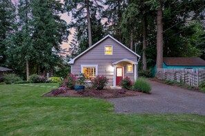 Exterior - The Cottage at River Run! (Tigard)