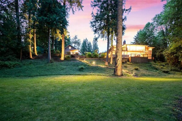 Property grounds - The Cottage at River Run! (Tigard)