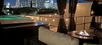 Gorgeous DTLA w/ View + Hot Tub!