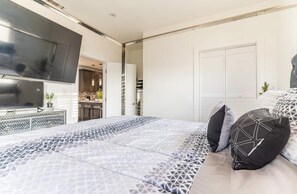 2 Schlafzimmer, Schreibtisch, Bügeleisen/Bügelbrett, kostenloses WLAN