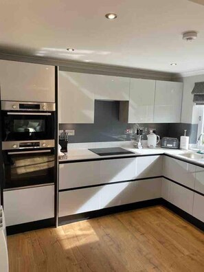 Apartment, Multiple Beds | Private kitchen - Remarkable 2-bed Apartment in Auchterarder (Auchterarder)
