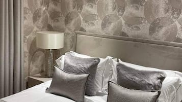 Apartment, Multiple Beds