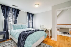 6 bedrooms, iron/ironing board, free WiFi, bed sheets