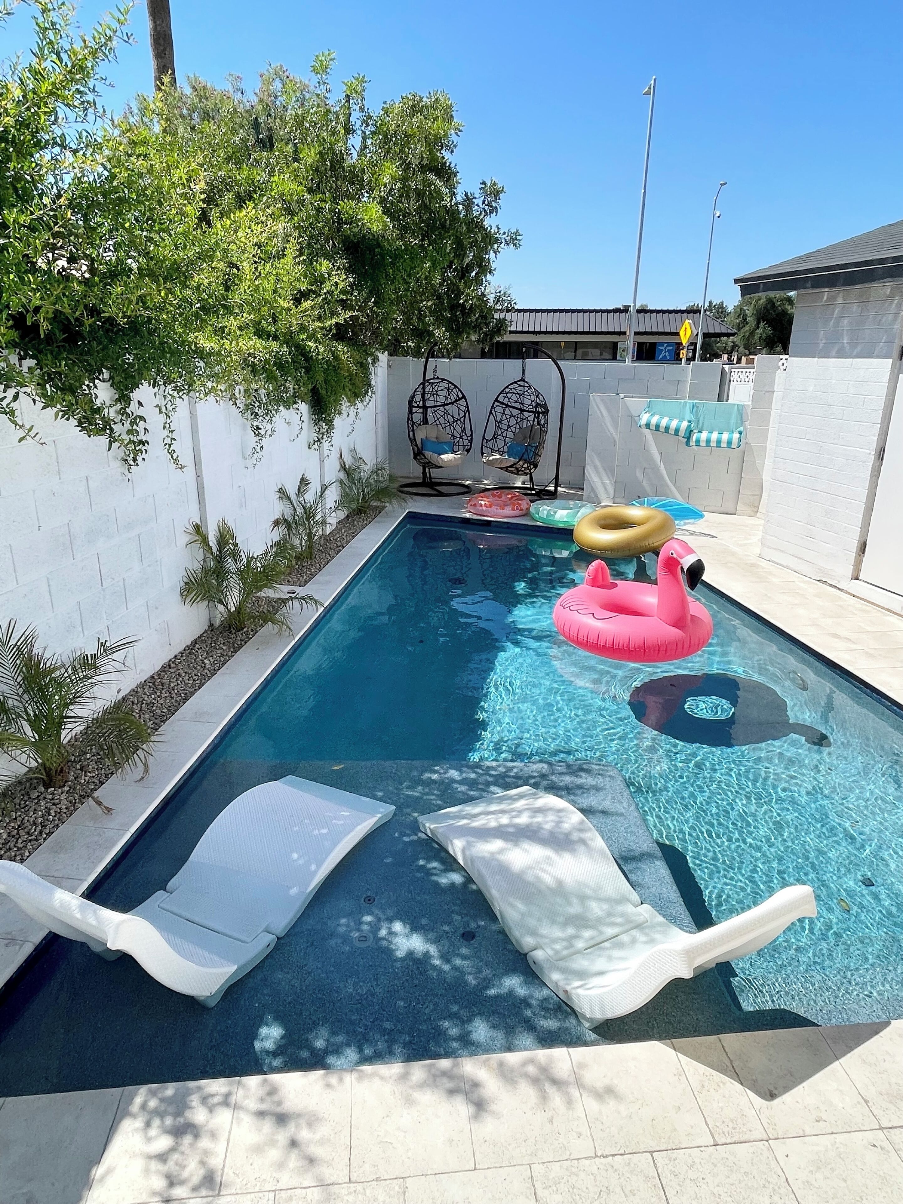 Walk to Old Town - Heated Pool + Golf + Games