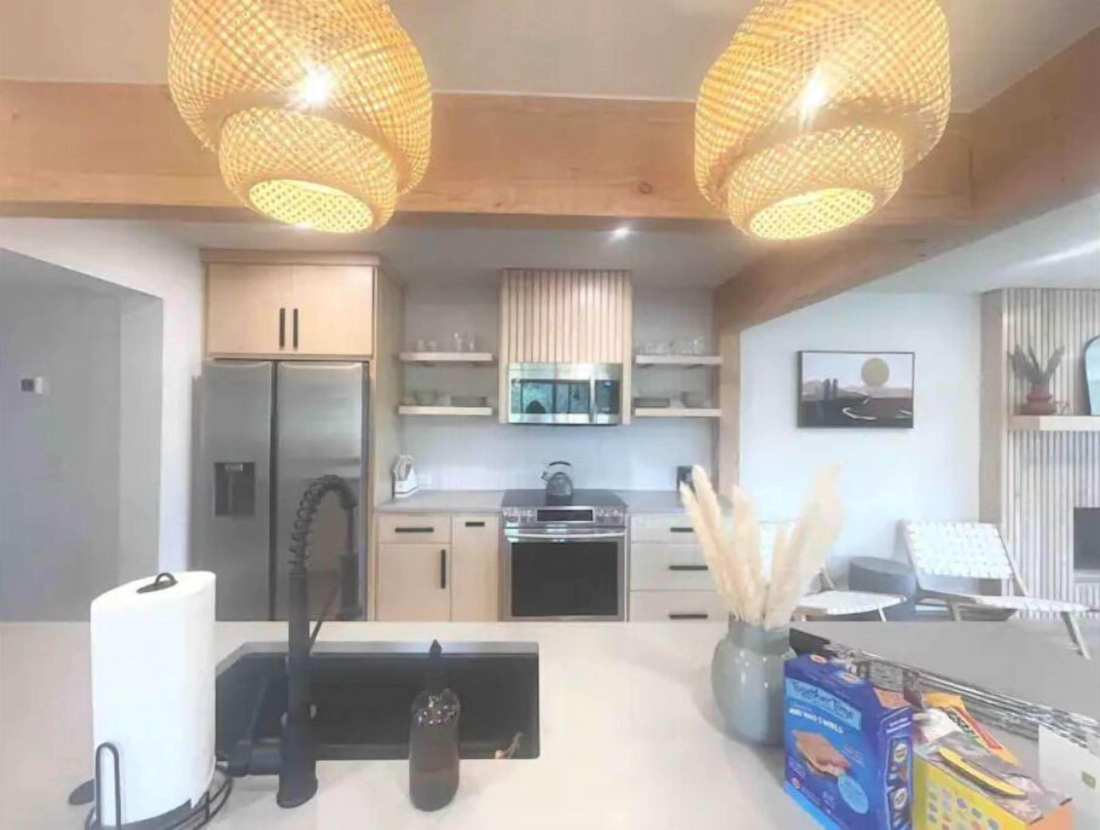 New Mid-Century Waterfront Escape on Lake Travis w/Pickleball court and 4 acres!