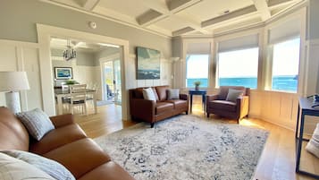 Smart TV, fireplace, DVD player, books