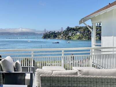 Amazing Views and Walkable to Downtown! Historic 3/2 Home, Sleeps 8