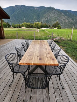 Outdoor dining - Rustic Wonder - Close to Glacier, Great Mtn Views (Columbia Falls)