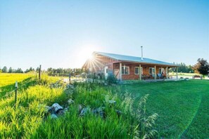 Exterior - Rustic Wonder - Close to Glacier, Great Mtn Views (Columbia Falls)