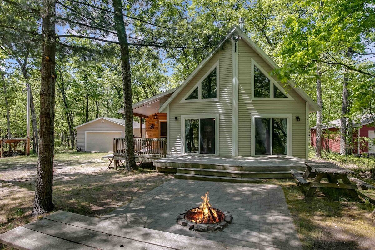 A-Frame Cabin, Lake Access with Game Room and ATV Trail Access