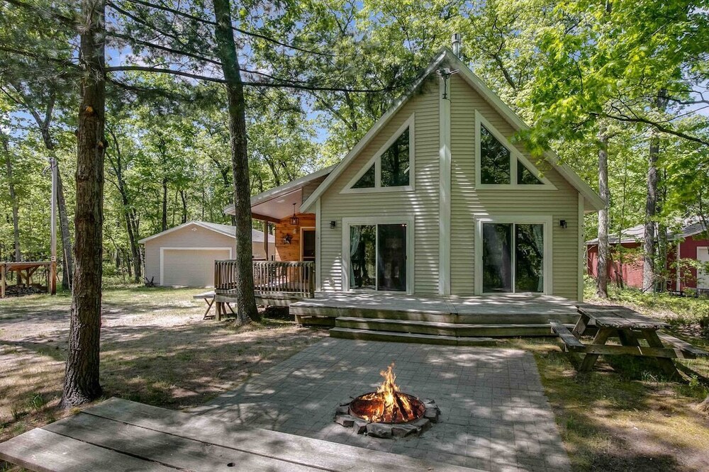 A-Frame Cabin, Lake Access with Game Room and ATV Trail Access