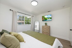 3 habitaciones, caja de seguridad en la habitación y escritorio