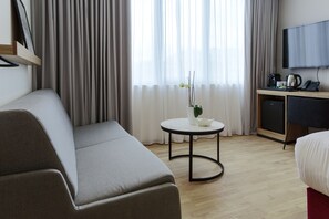 Deluxe Double or Twin Room | Minibar, in-room safe, individually decorated, individually furnished - Urban Frame Acropolis  (Athens)