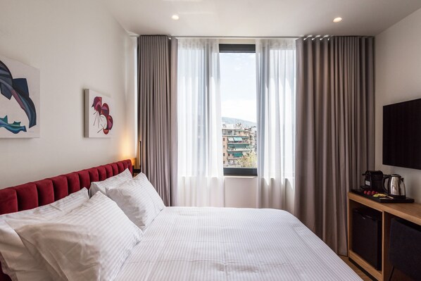 Classic Double or Twin Room | Minibar, in-room safe, individually decorated, individually furnished - Urban Frame Acropolis  (Athens)