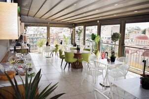 Desayuno continental incluido todos los días 