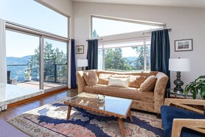 Living area - Two-Bed Cabin – Breathtaking Fjord View at the Summit House. (Malahat)