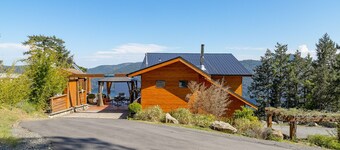 Two-Bed Cabin – Breathtaking Fjord View at the Summit House.