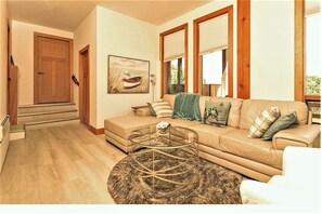 Living area - Panoramic Suite – Breathtaking Fjord View, Summit House. (Malahat)