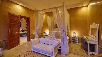 6 slaapkamers, reisbedje, wifi, beddengoed