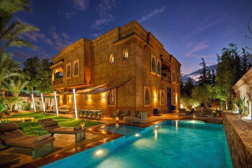 Luxury Villa Taj Sofia & Spa