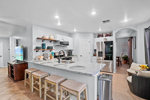 Spacious 3 bedroom 2.5  bath with 3 living areas