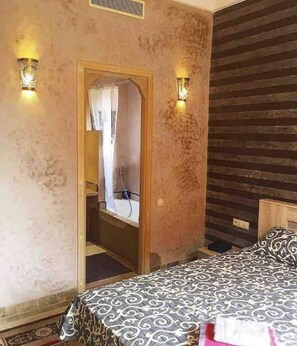1 chambre, lit parapluie, Wi-Fi gratuit, draps fournis