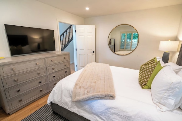 Bedroom 4 with queen bed and smart TV