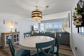 Dining - BEACH-FRONT CONDO, OUTDOOR POOL, FAMILY FRIENDLY! (Gulf Shores)