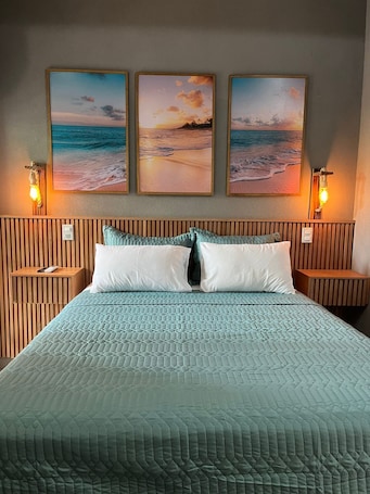 Comfort Triple Room | Travel crib, free WiFi, bed sheets