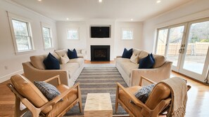 Smart TV, fireplace, table tennis