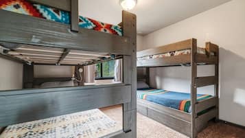 3 habitaciones, escritorio, cuna de viaje y wifi