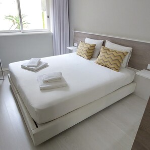 2 chambres, fer et planche à repasser, Wi-Fi, draps fournis