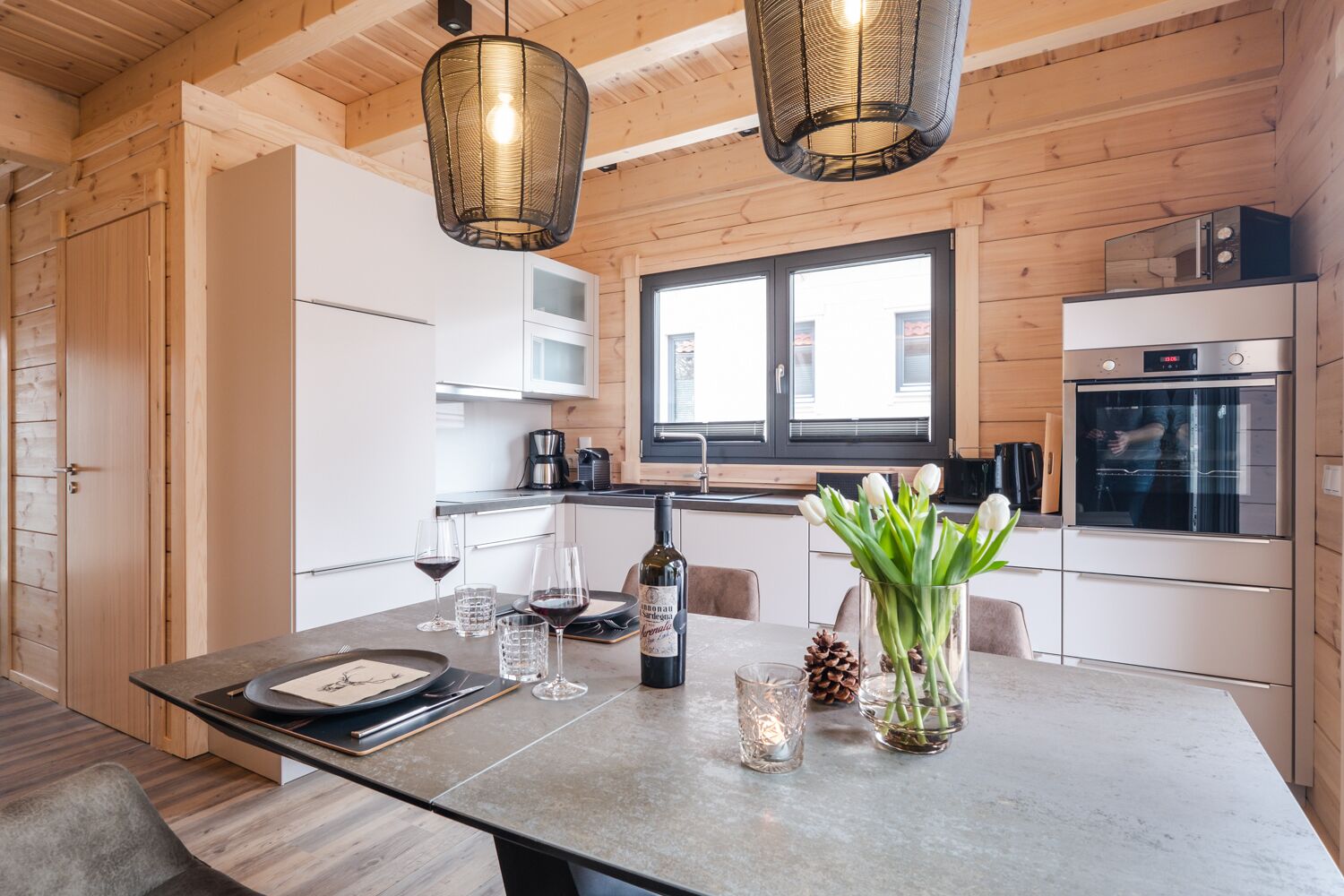 Ferienhaus | Eigene Küche | Großer Kühlschrank, Mikrowelle, Ofen, Herdplatte