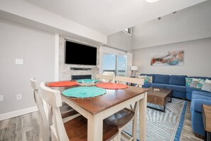 Dining - Phenomenal Beachfront Penthouse (Myrtle Beach)