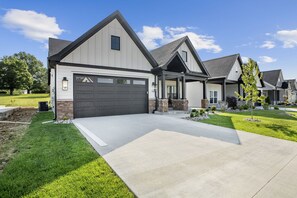 Exterior - Indiana Valley: Work Friendly & Near Downtown (Jeffersonville)