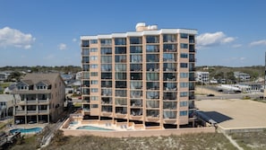 Exterior - Fully Remodeled - 1 BD Oceanfront Retreat - Outdoor Pool and Hot Tub (North Myrtle Beach)