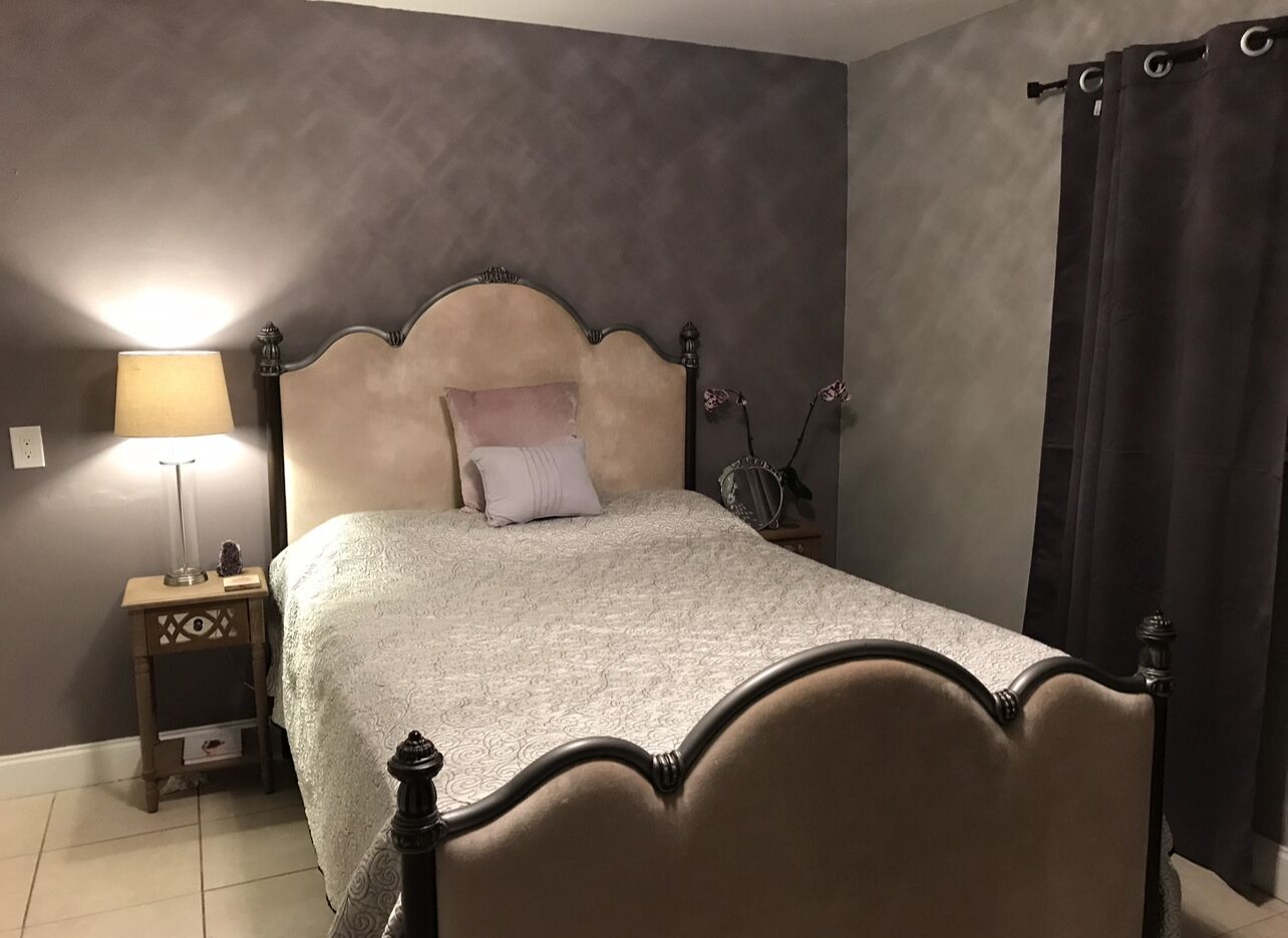 Private room in pool oasis