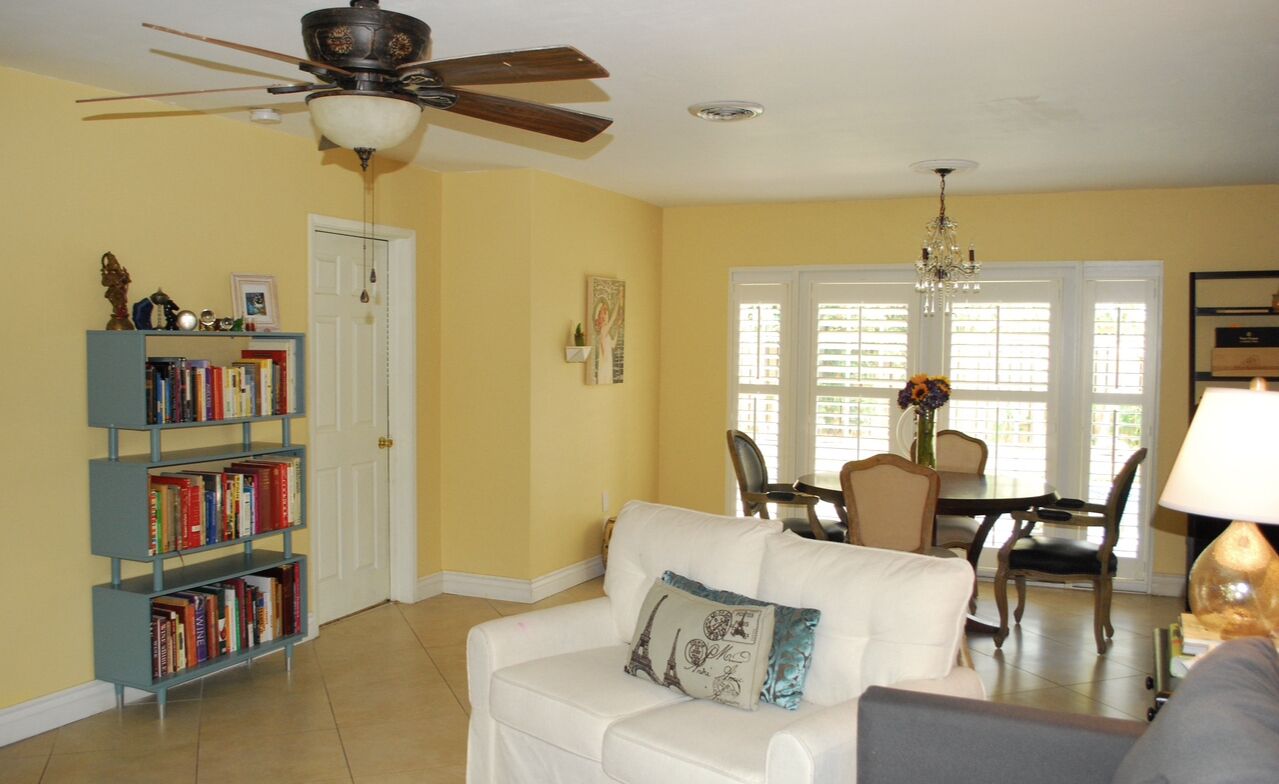 Private room in pool oasis