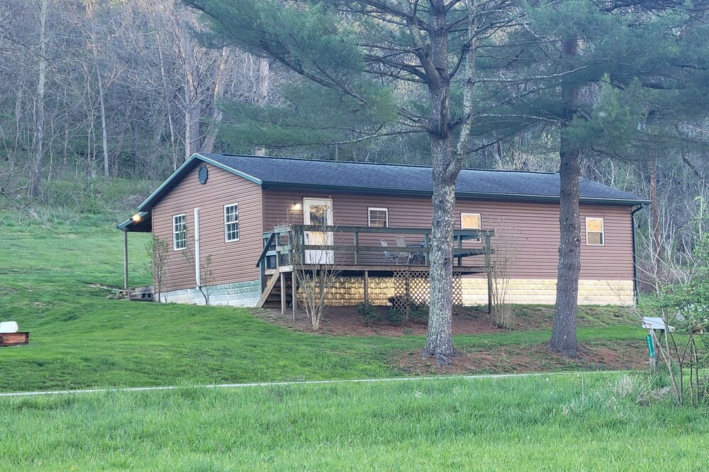 House by the creek, in the middle of Wayne national forest