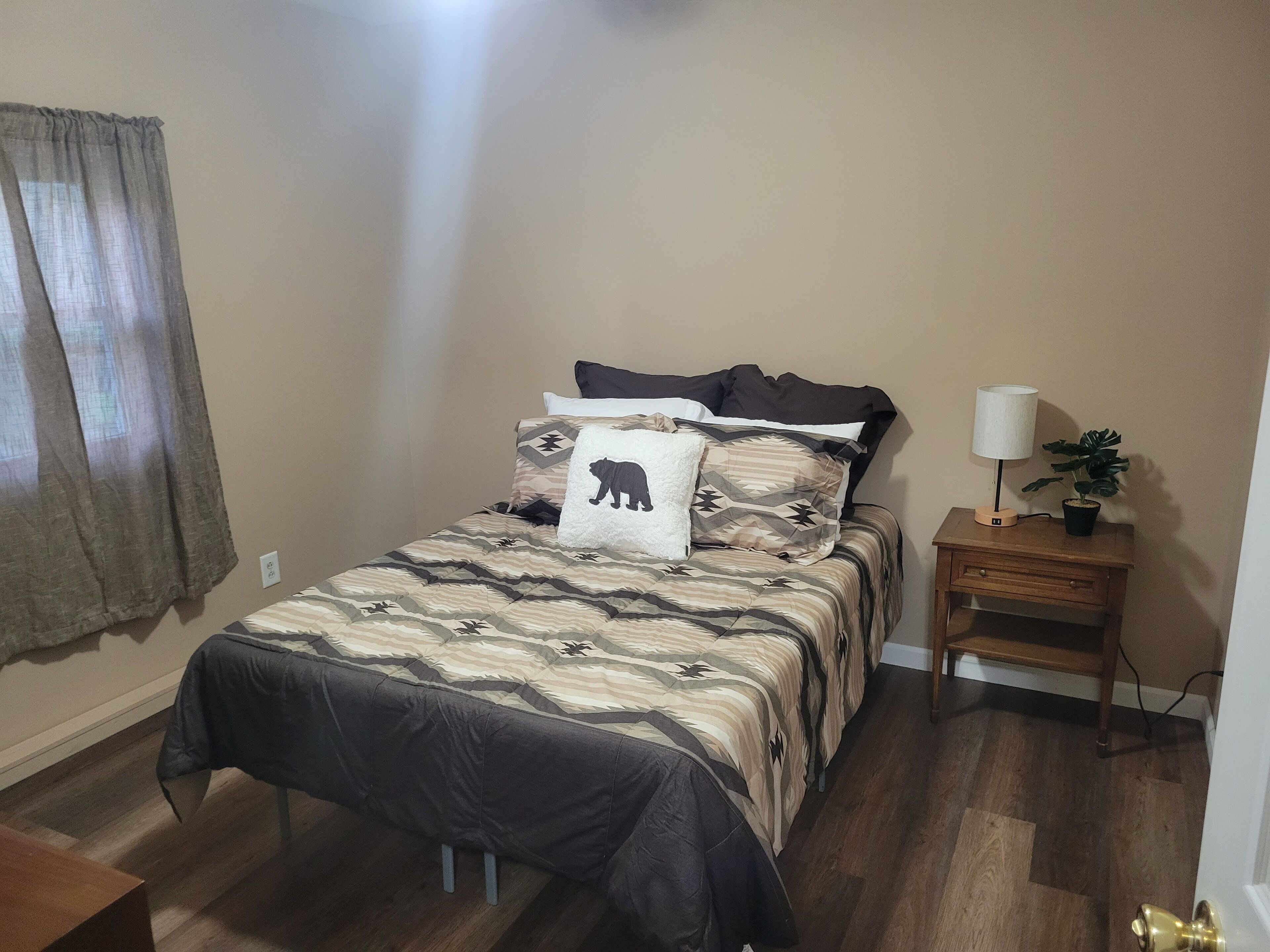 3 bedrooms, bed sheets