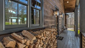 Terrace/patio - Whiskey Hollow Lodge - Mountain Views | Outdoor Living | Hot Tub (Morganton)
