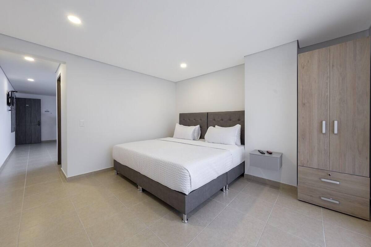 Iron/ironing board, WiFi (free), bed sheets
