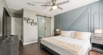 Premium Townhome #D w/ 2 King Beds & Luxury Baths
