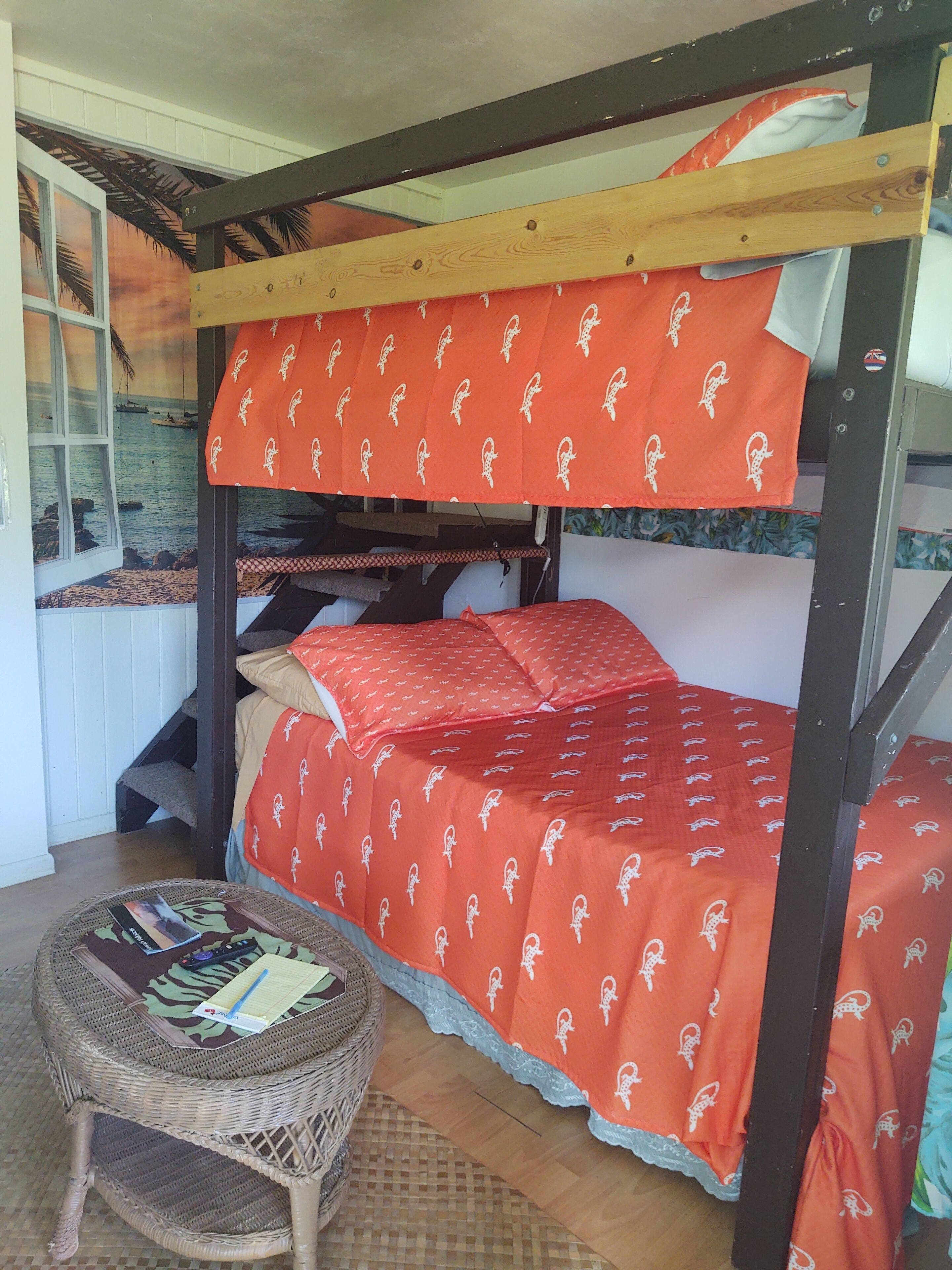 "Puna Gecko"  Quiet, Clean with Adult Bunk Beds