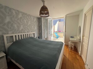 2 Schlafzimmer, Reisekinderbett, kostenloses WLAN, Bettwäsche